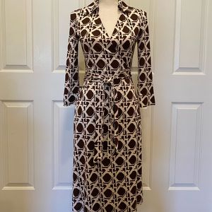 Classic Diane Von Furstenburg brown and ivory silk wrap dress size 6